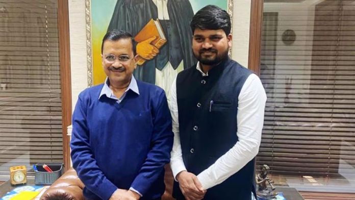 ग्लास फेंका, मोबाइल मारा और BJP की महिला नेता से की बद्तमीजी: गुजरात में AAP विधायक चैतर वसावा गिरफ्तार
