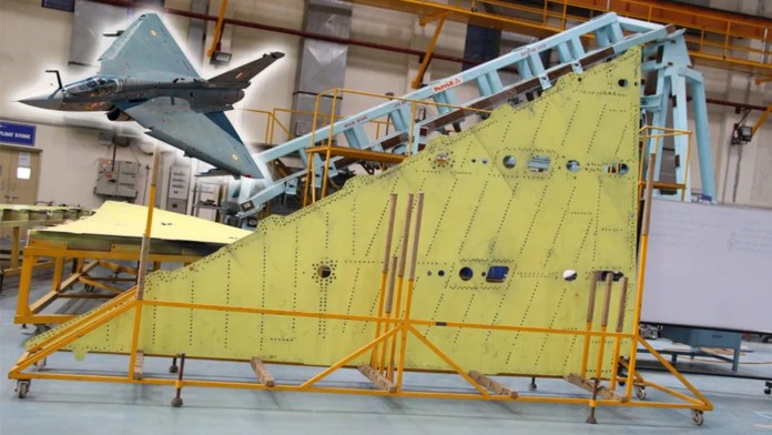 L&T ने HAL को सौंपा तेजस MK1A का पहला विंग असेंबली सेट, रक्षा सचिव बोले- आत्मनिर्भर भारत की दिशा में महत्वपूर्ण कदम: तेजी से तैयार होंगे इंडियन एयरफोर्स के फाइटर जेट