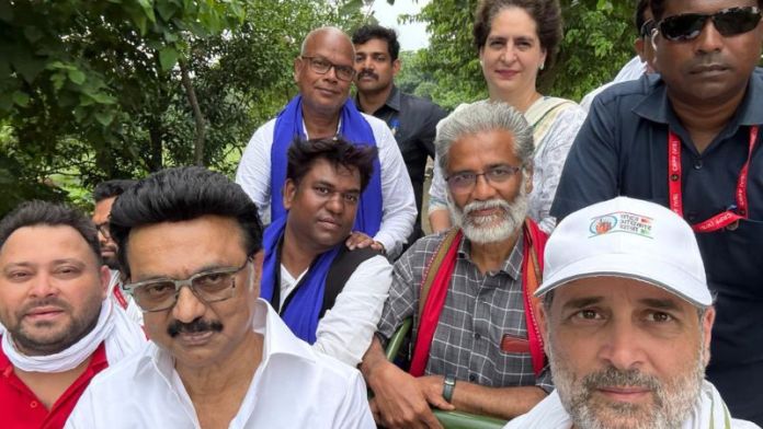 ‘राहुल गाँधी चु@$या, जिनके मन में ह$मी है वो वोट चोर बोलता है’: जिस SIR का विरोध कर रहा INDI गठबंधन उसे जरूरी बता रही बिहार की जनता, कहा- 100 में से 30 अवैध