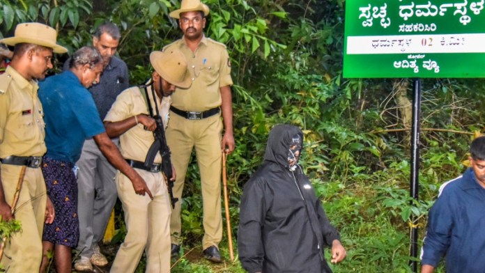 7 साल पहले भी धर्मस्थल समेत कई जगहों से गायब हुई थीं महिलाएँ, 5000 पन्नों वाली रिपोर्ट की जाँच करेगी SIT: कर्नाटक के साथ पड़ोसी राज्यों में बढ़ेगा छानबीन का दायरा