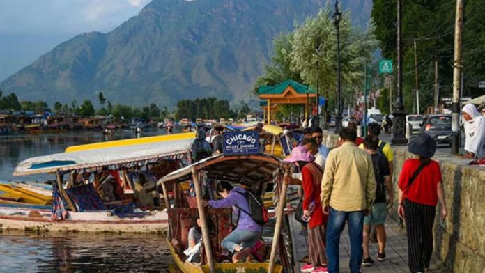 मोदी सरकार ने J&K से 370 किया साफ तो हूर पाने की कश्मीरी लौंडों की तमन्ना भी हुई फुर्र: 2018 में 200 बने थे आतंकी, 2025 में केवल 1