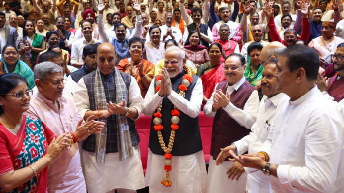 आज हुए लोकसभा चुनाव तो NDA को मिलेंगी 324 सीटें, मोदी सरकार के कामकाज से 58% लोग संतुष्ट: INDI गठबंधन की घटेंगी सीटें, LoP के तौर पर भी राहुल गाँधी फेल