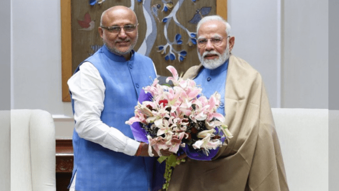 16 साल की उम्र में RSS से जुड़े, तमिलनाडु़ बीजेपी अध्यक्ष रहते हुए निकाली 19000 किलोमीटर लंबी ‘रथ यात्रा’: जानें- कौन हैं CP राधाकृष्णन, जिन्हें NDA ने बनाया उपराष्ट्रपति पद का उम्मीदवार