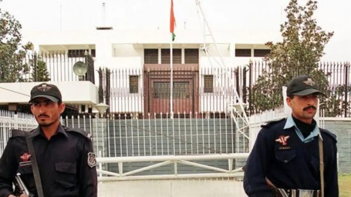 आतंकी ठिकाने तबाह होने का ‘बदला’ पानी-गैस-अखबार रोक कर ले रहा है पाकिस्तान, 2019 में भी भारतीय राजनयिकों को किया था परेशान: बौखलाहट में तोड़ रहा प्रोटोकॉल