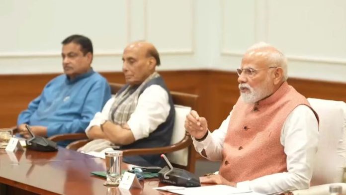 अमेरिकी टैरिफ से भारत पर पड़ने वाले असर को लेकर PM मोदी ने अर्थशास्त्रियों के साथ की अहम बैठक, 7 कैबिनेट मंत्री भी हुए शामिल: US को जवाब देने पर भी हुई चर्चा