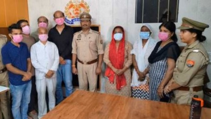 500 से ज्यादा हिंदुओं का बदलवाया धर्म, विदेश से मिली फंडिंग: आगरा में धर्मांतरण रैकेट चला रहे पादरी का स्टिंग ऑपरेशन आया सामने, कहता था- ‘देवी-देवता शैतान, स्वर्ग का मालिक है ईसा मसीह’