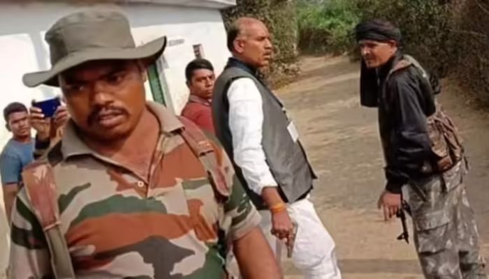 Congress leader Krishna Nand Tripathi slaps police constable in Jharkhand, abuses him verbally for failing to clear traffic jam