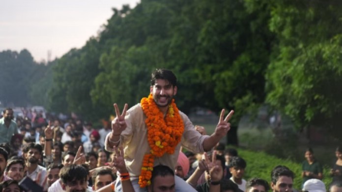 पंजाब यूनिवर्सिटी छात्रसंघ चुनाव में ABVP की ऐतिहासिक जीत, गौरव वीर सोहल बने अध्यक्ष: 50 साल बाद फहराया भगवा झंडा