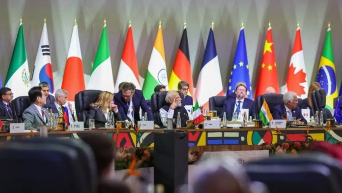 दक्षिण अफ्रीका की मेजबानी वाली पहली G20 समिट में टूटी परंपराएँ: ट्रंप के ना आने पर खाली कुर्सी को सौंपी जाएगी मेजबानी की गवेल, पहले दिन ही मंजूर हुआ घोषणा पत्र